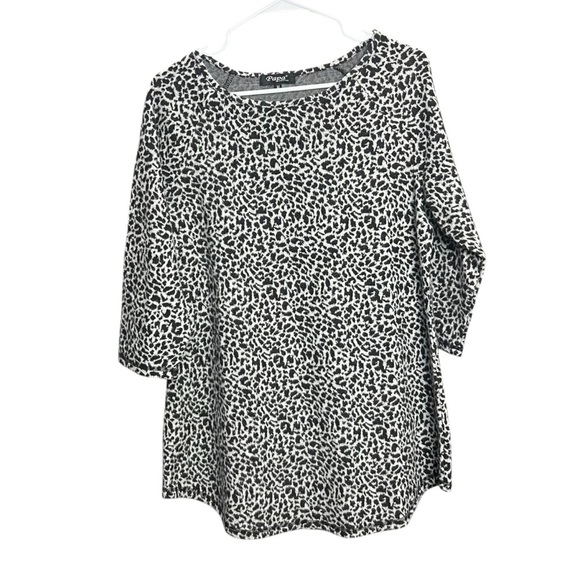 PAPA VANCOUVER Black & White Top Cashmere Soft Animal Print Plus Size Size Top - Picture 1 of 8